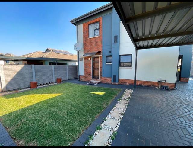 4 BEDROOM HOUSE FOR SALE IN LOTUS GARDENS